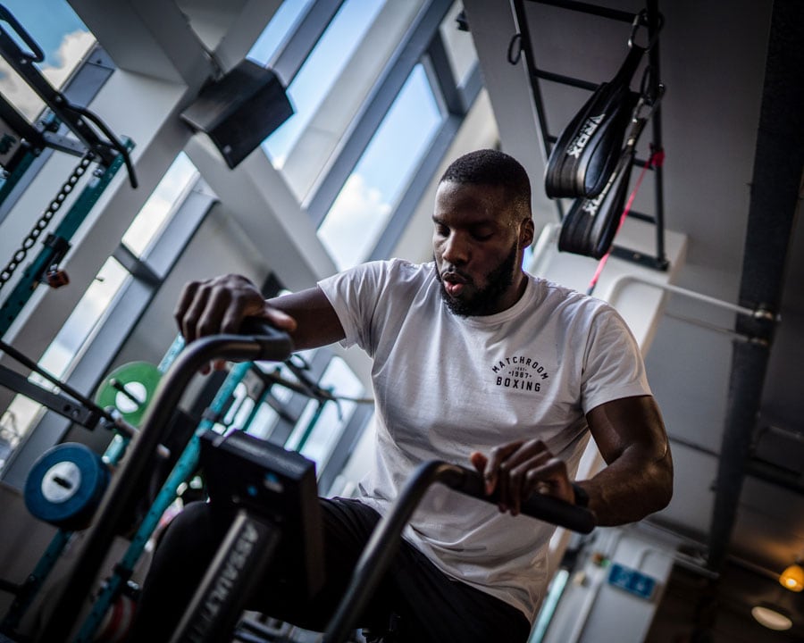 Lawrence Okolie working out with a